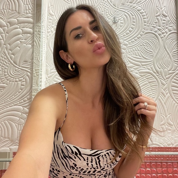 ❥ MEET YOUR STYLIST ❥ - Picture 4 of 12